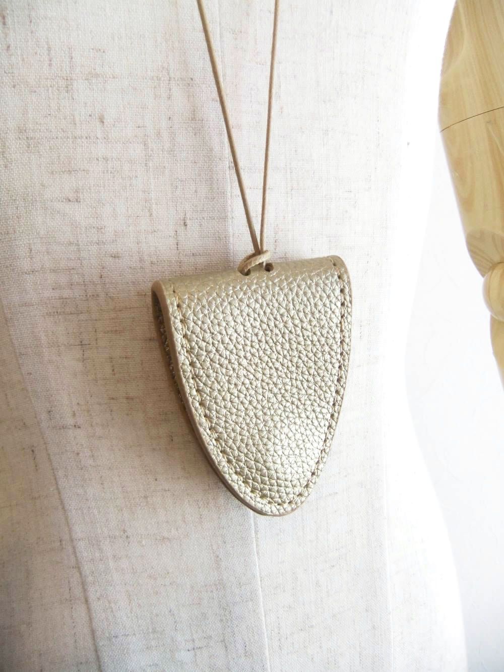 サングラス ホルダー ネックレス (ゴールド)   626973