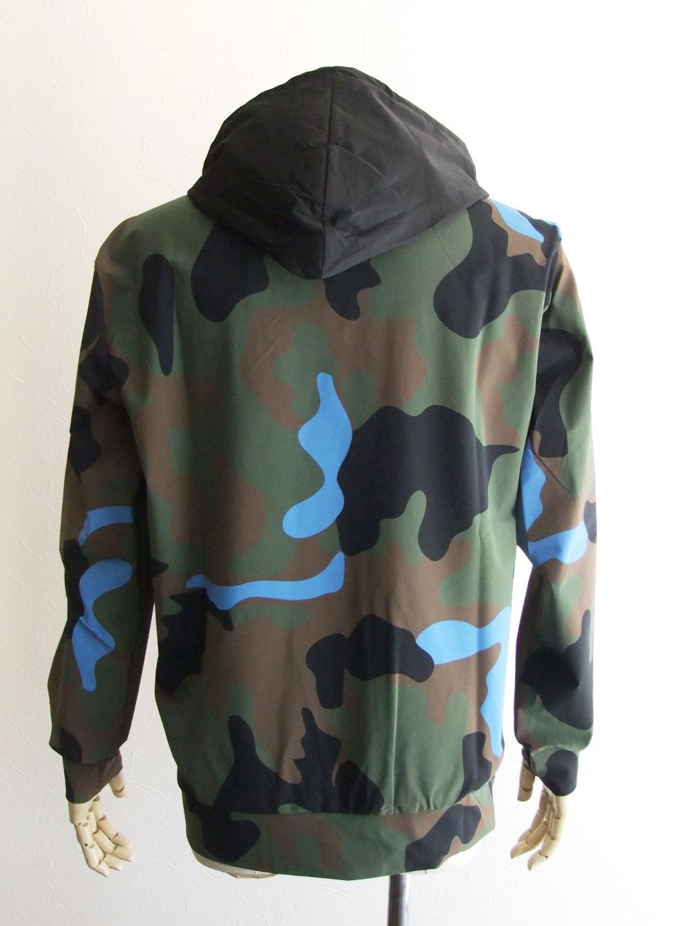 ERSA CAMO    カモ柄ストレッチ フーディー 【Safari 掲載】