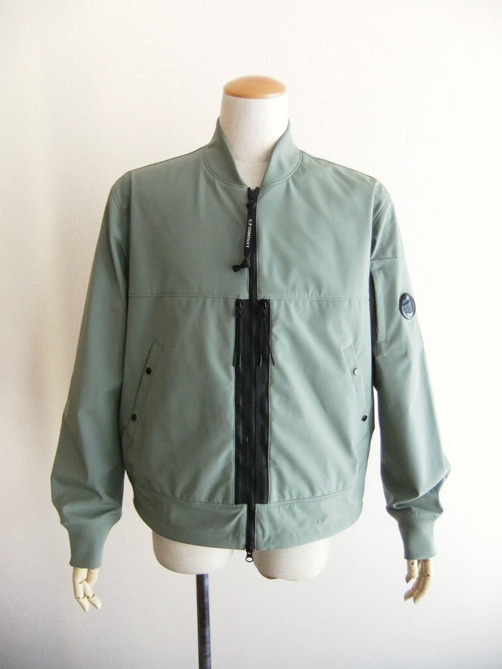 C.P SHELL-R MEDIUM JACKET    ジップアップ ブルゾン
