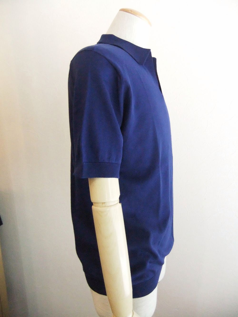 JOHN SMEDLEY - JATHAN (ブルー) 30G 半袖スキッパーニット