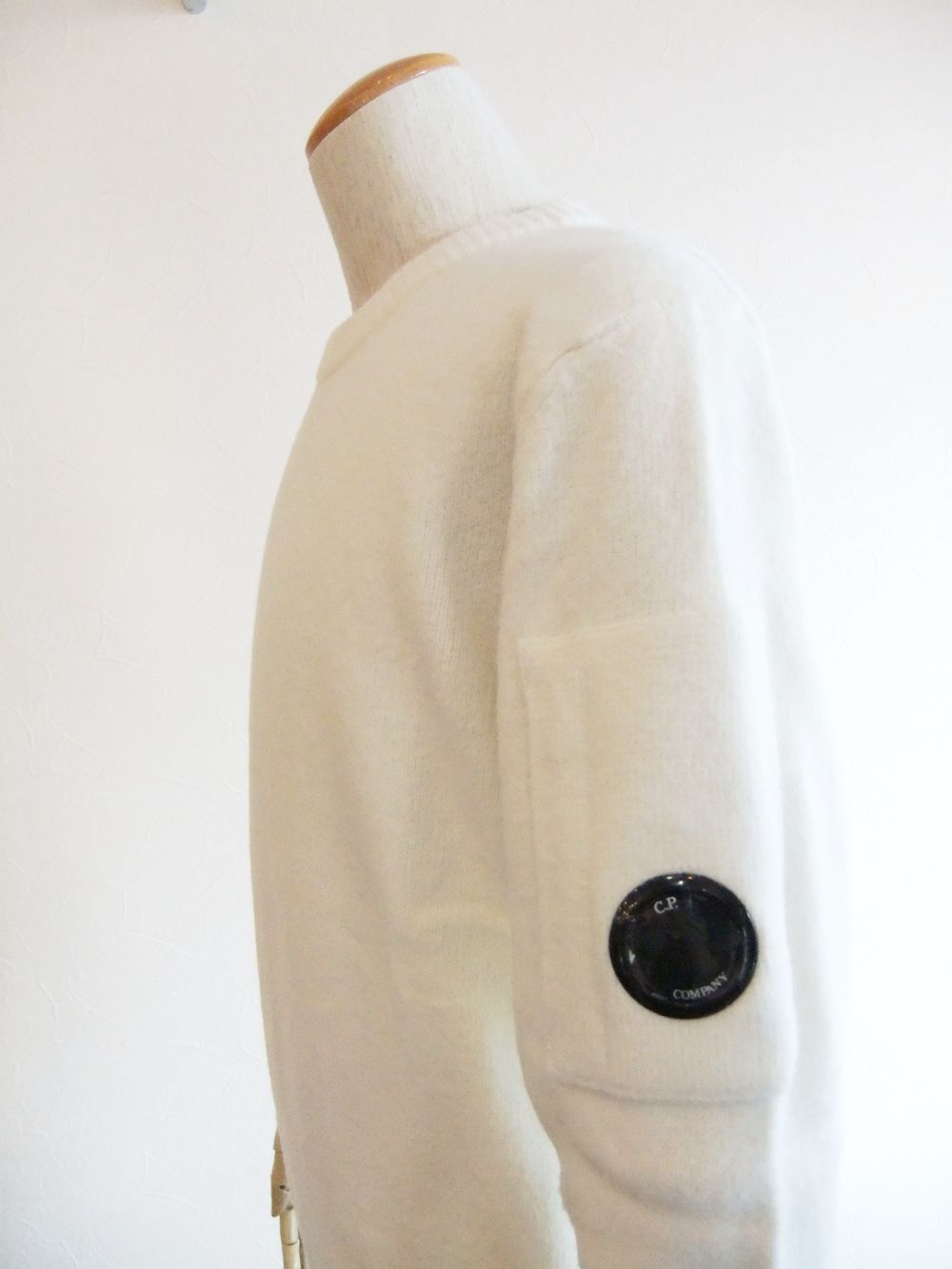 FLEECE KNIT SWEATER   (ホワイト) ウール クルーネック セーター