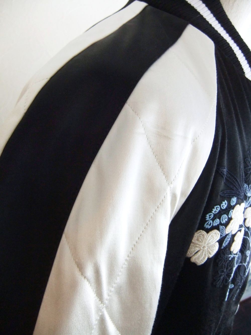 CLASSIC BOMBER JACKET   D2 花刺繍スカジャン