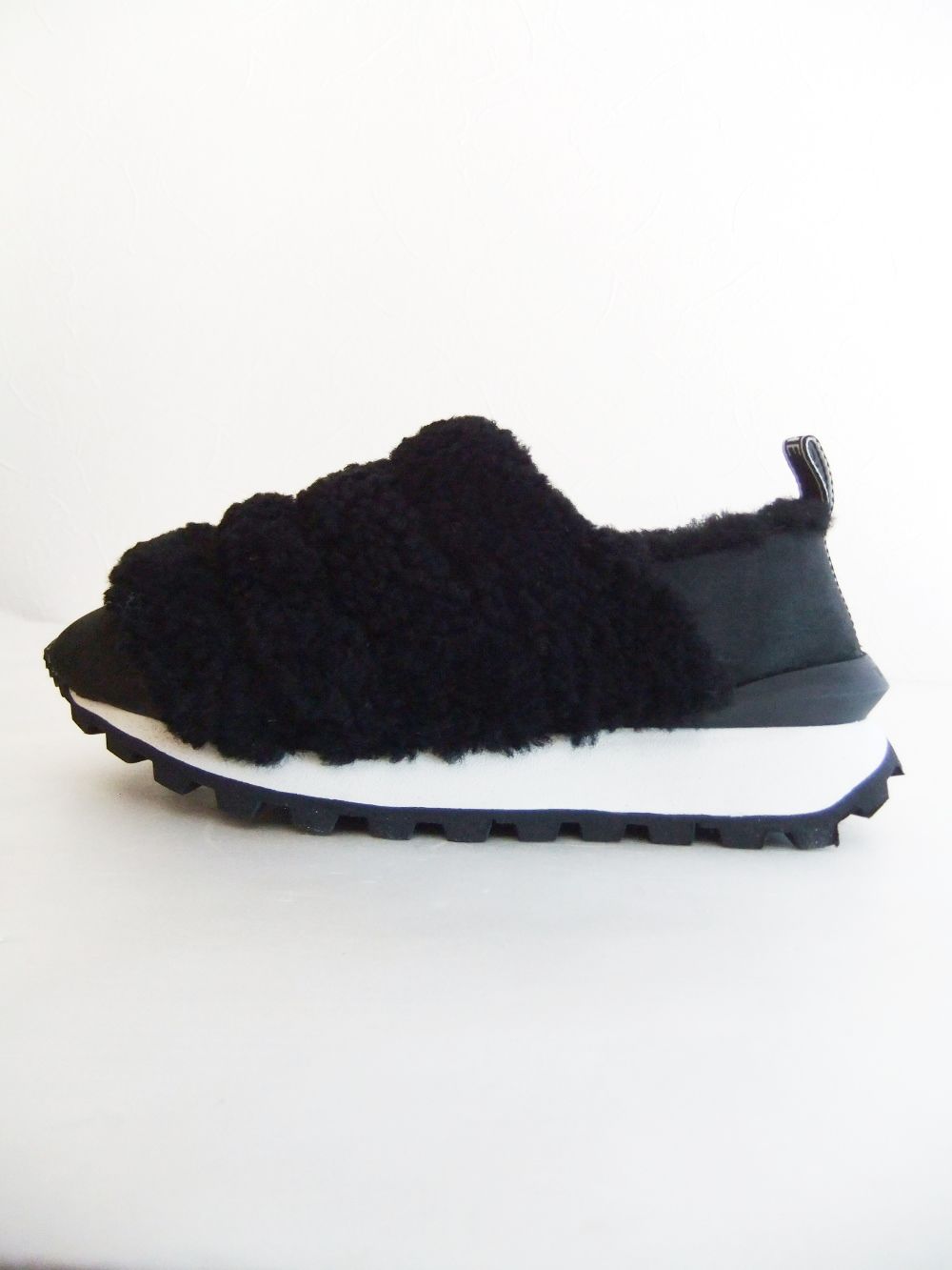 〈LADIES〉 QWARK SLIP FUR  ボア スリッポン スニーカー   0A01