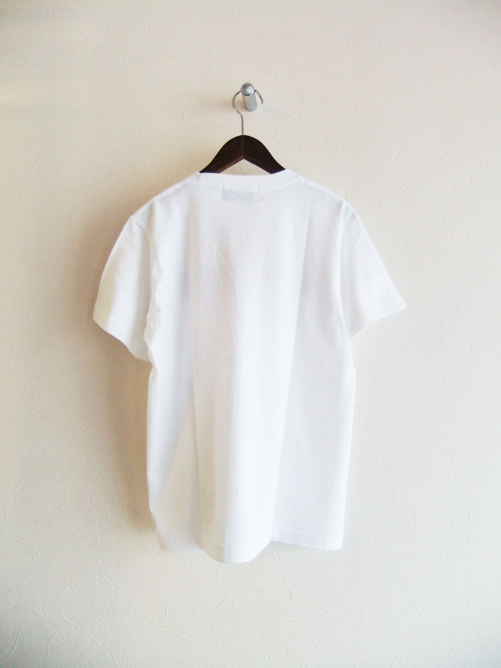 【MICALLE MICALLE Account】 HOMMAGE DORO GC T-SHIRT   (ホワイト)   ロゴ T-SHIRT   MAB101TDA