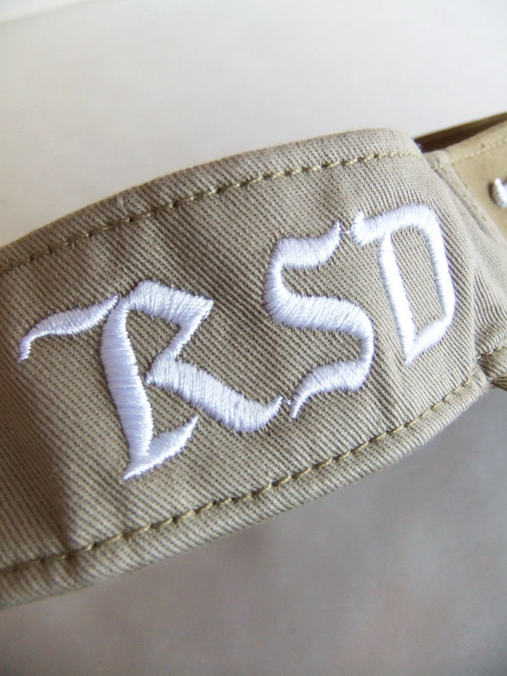 DUCKBILLS SUN VISOR (ベージュ) ロゴ入りサンバイザー  RSA-22006