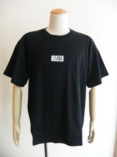 《MM➅》 Maison Margiela  6LOGO PRINT T-SHIRT (ブラック) ロゴTシャツ