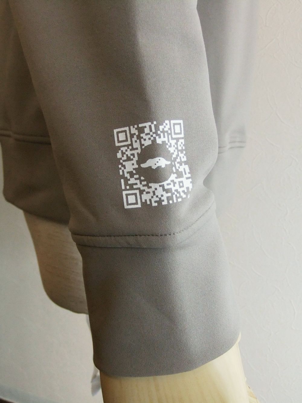 BIG ARCH SWEAT  ロゴ入りスウェットシャツ  ( ベージュ )  RSM-21204