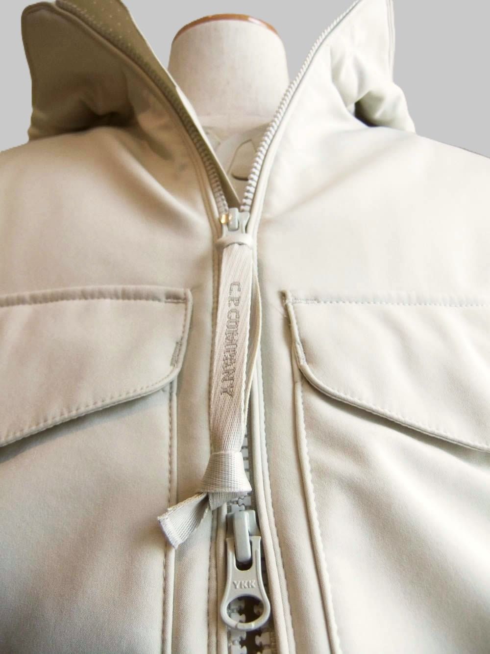 C.P. SHELL-R PADDED HOODED LENS JACKET   ジップアップ 2WAY ブルゾン