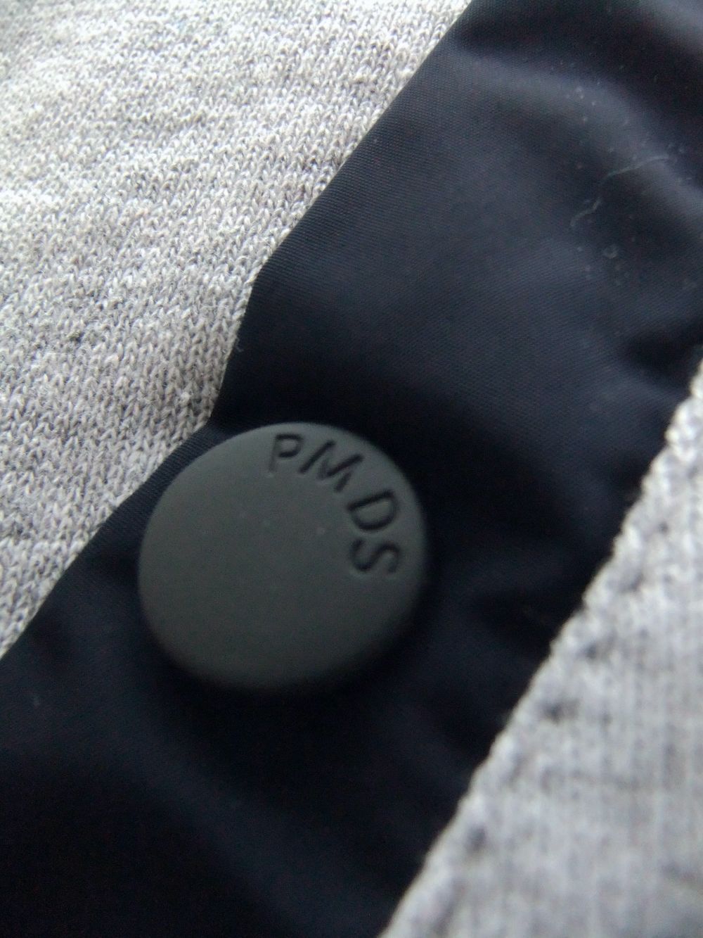 PEKKO  HARF ZIP フーディ