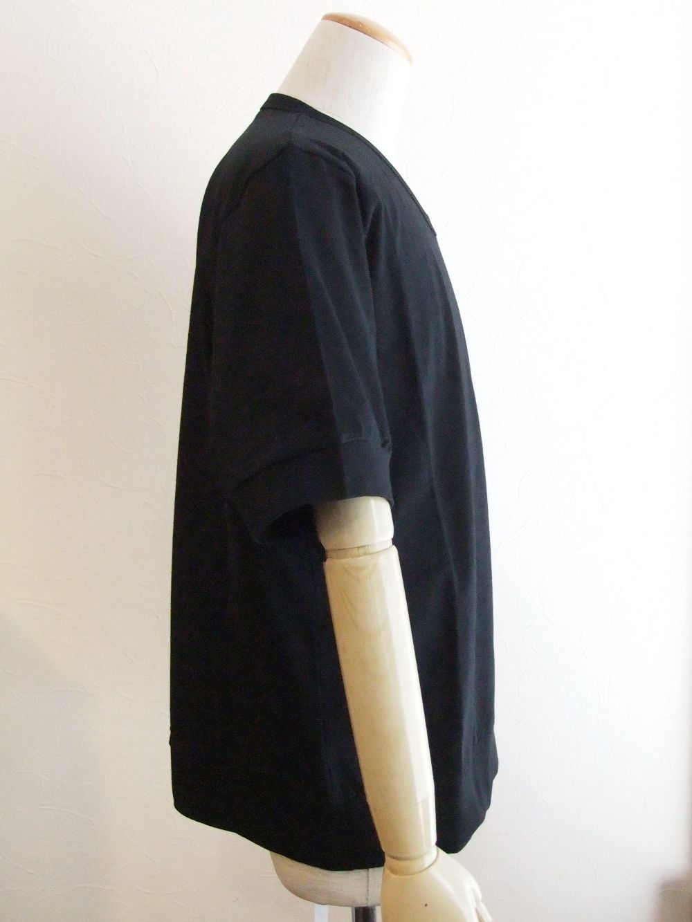 V-ネック 半袖Tシャツ  INZOLIA  (ブラック)