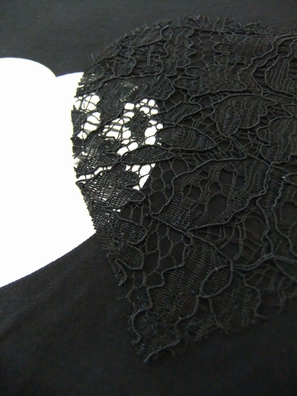 ハート❤ モチーフ パッチ Tシャツ  (ブラック)   MM2335