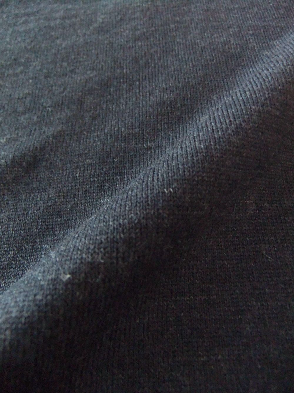 《LADIES》 CARA 30G ウール 長袖 Vネック ニット 【MODERN FIT】