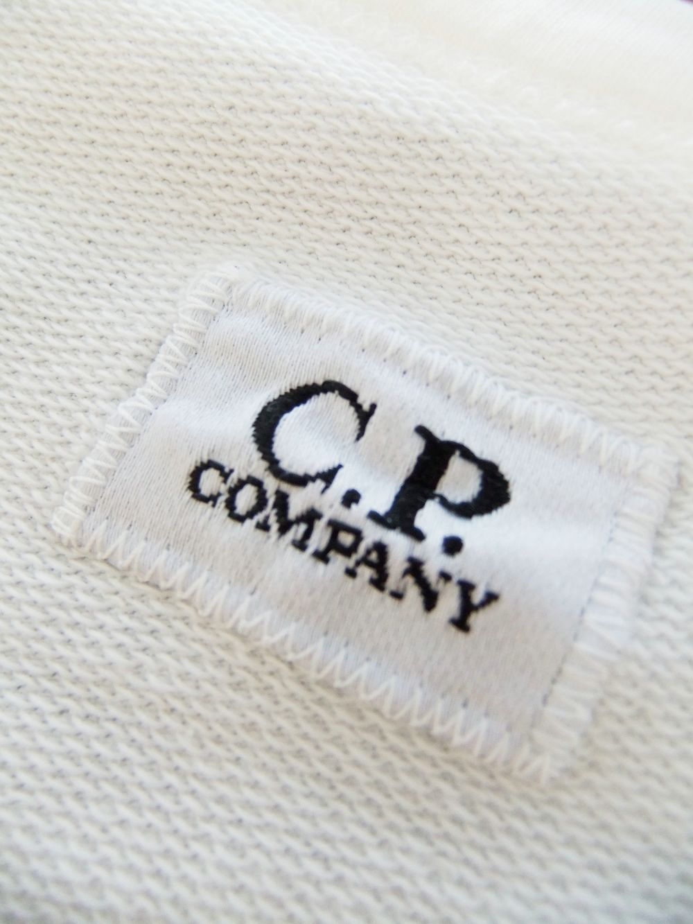 スウェット・トレーナー C.P. COMPANY Lens sweatshirt White C.P. Company Lens-detail Sweatshirt | White | FARFETCH