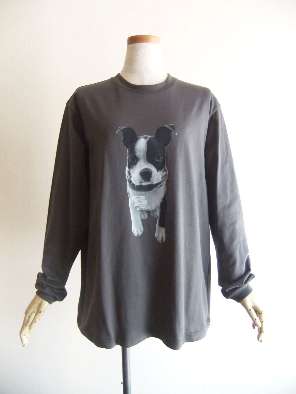 ドッグプリント  長袖 Tシャツ  (チャコール)  526977