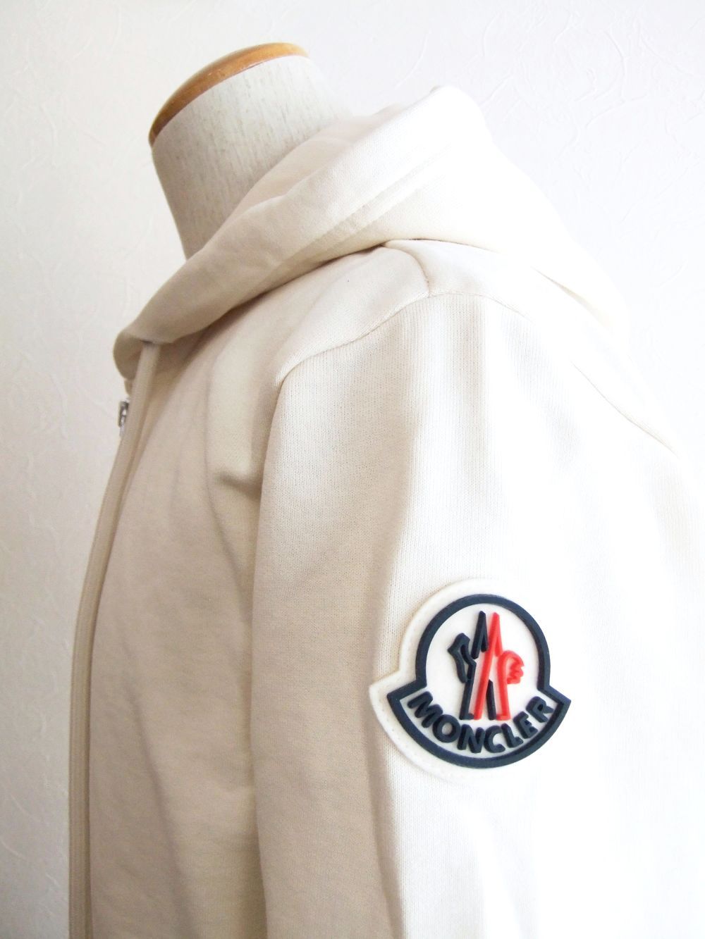 美品　正規品　MONCLER MAGLIA CON CAPPUCCIO パーカー moncler-maglia-con-cappuccio-