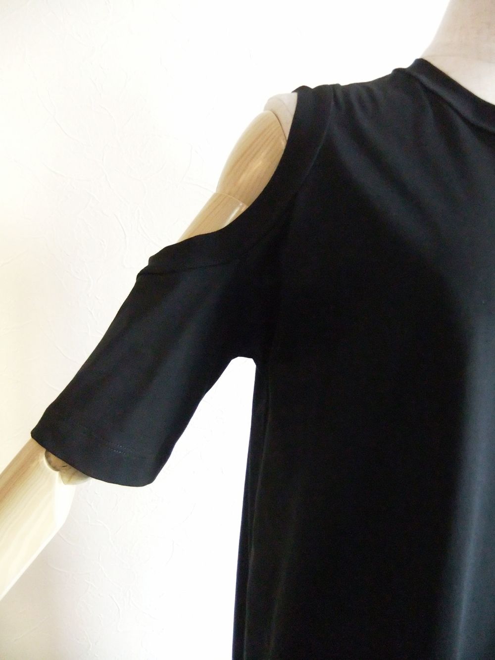 《LADIES》 ミニロゴ オフショルダー T ワンピース ドレス   3041MDA61-217298