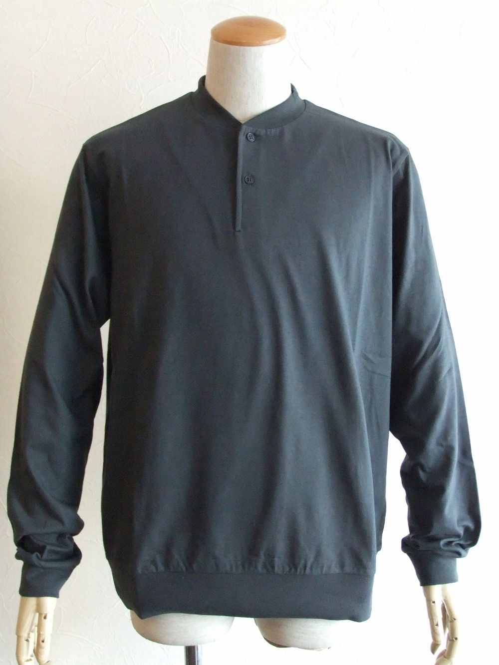 GRILLO LUNGO    (グレー)  ヘンリーネック長袖Tシャツ