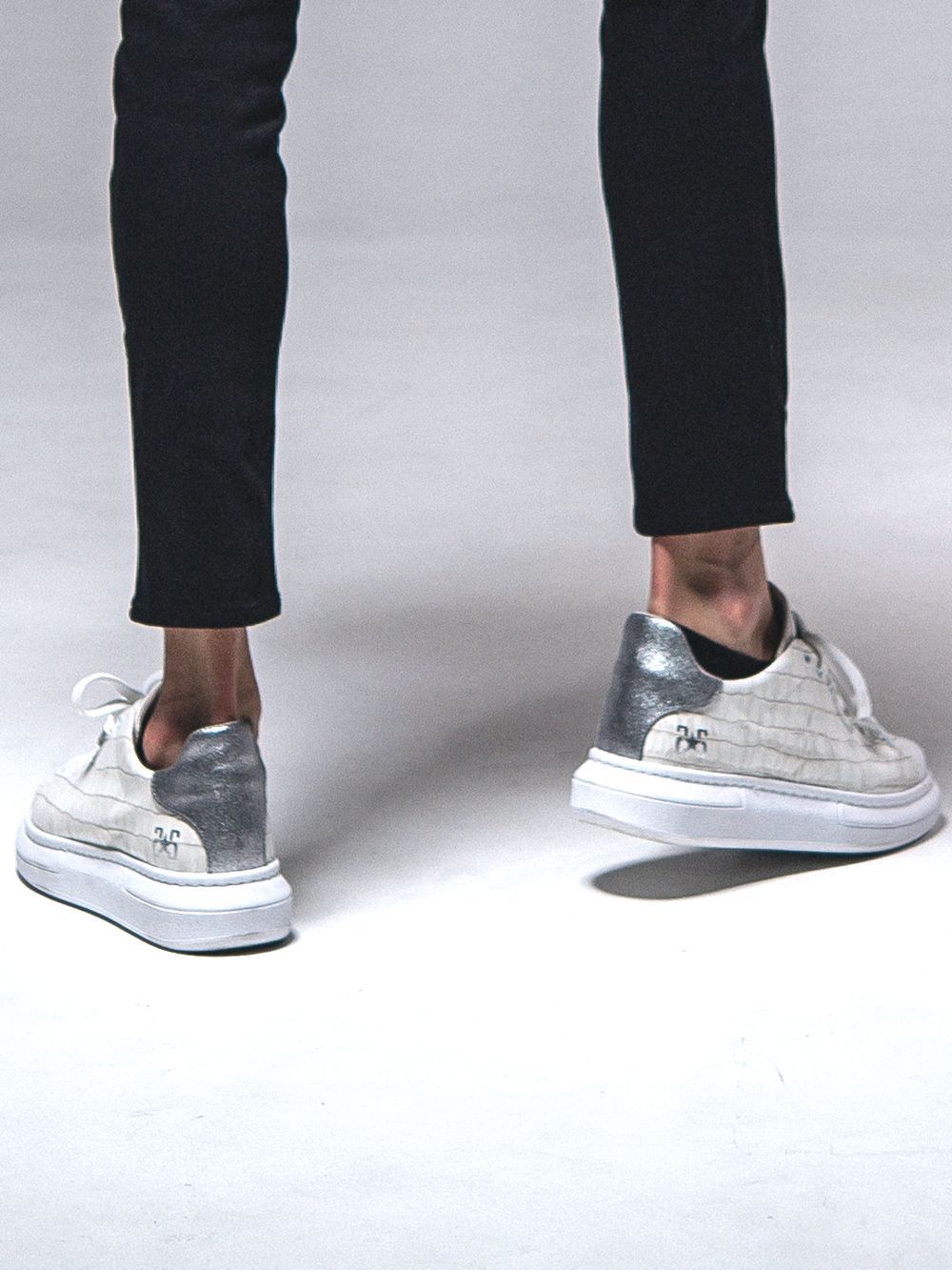 RESOUND × 2TAR   crocodile sneaker