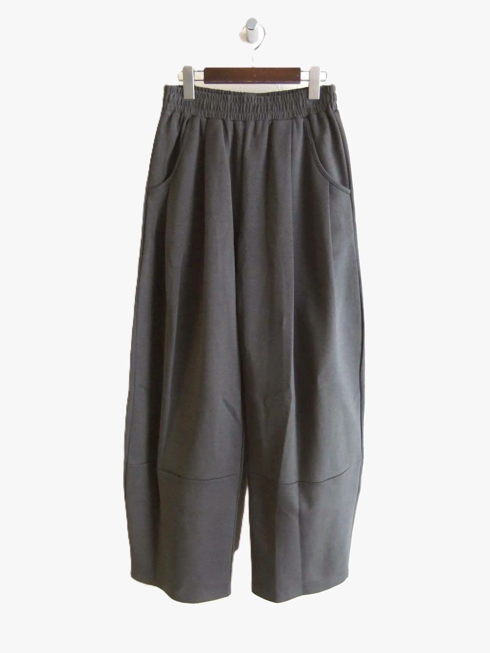 【jeune】 ポンチ タック入り バルーン パンツ   (チャコールグレー)  J152634M