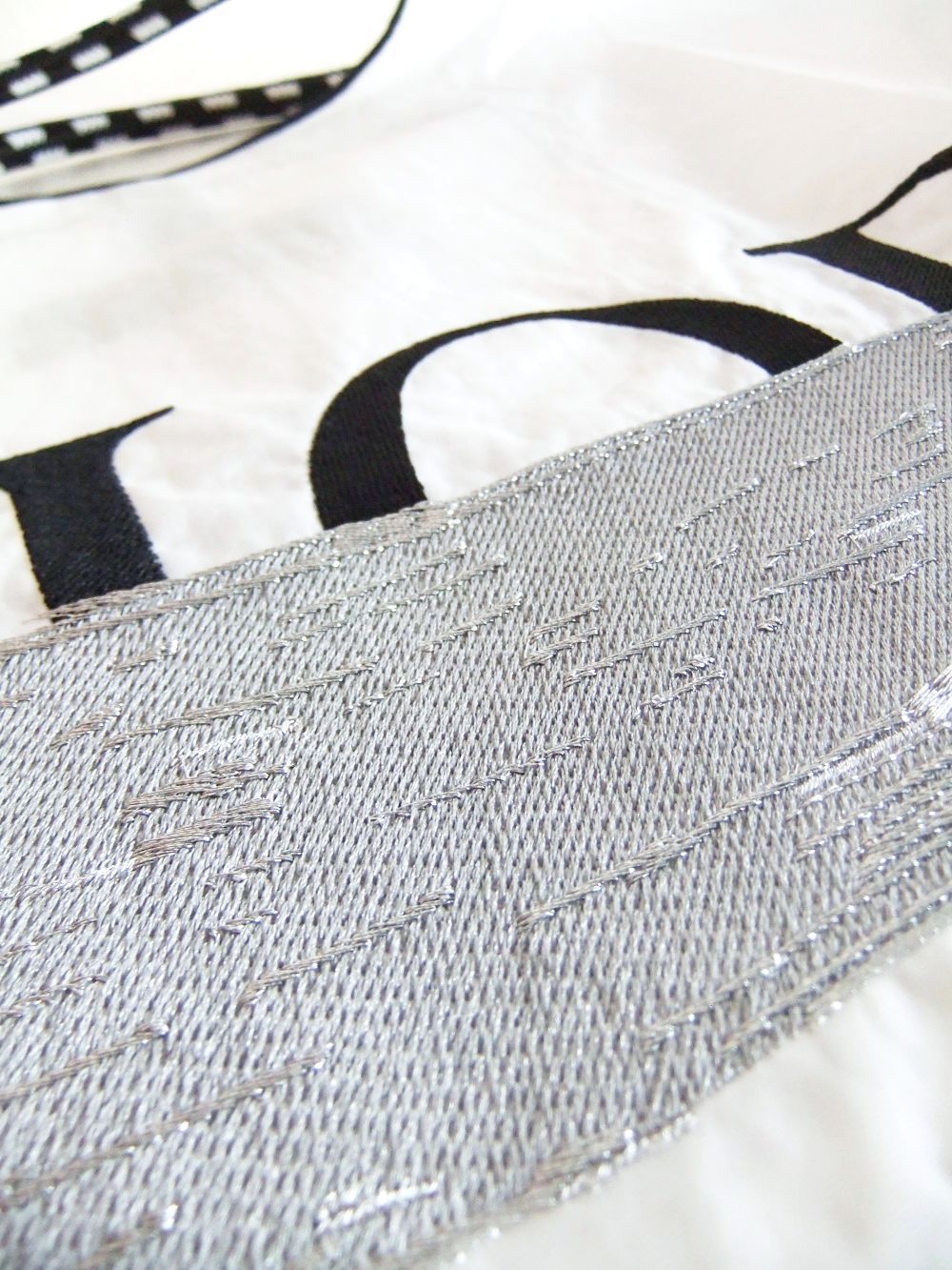 【MICALLE MICALLE Account】 HOMMAGE PAINT TOTE BAG   (ホワイト)  オマージュ トートバッグ   MAD106GDE