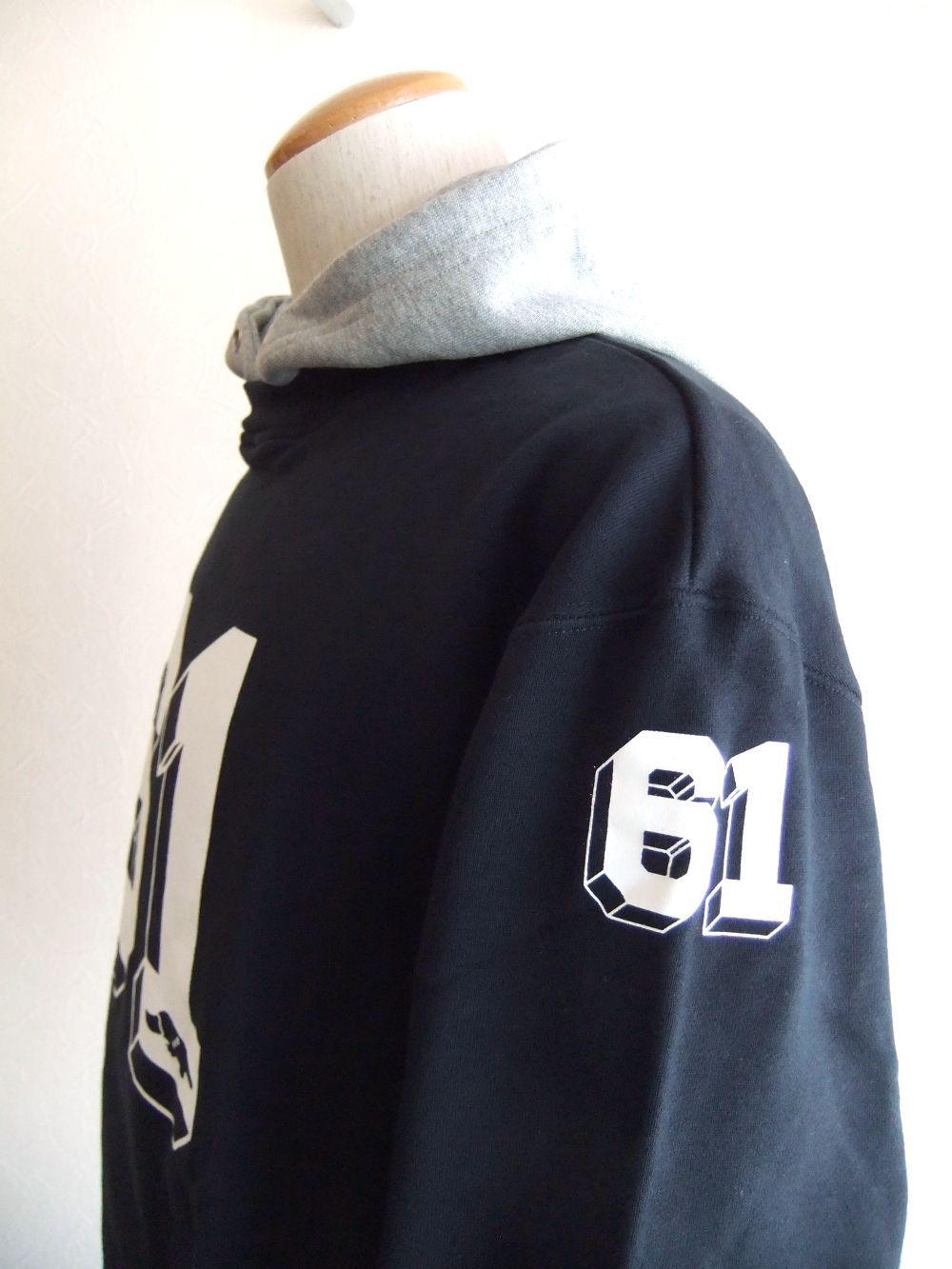 61 HOODIE  ロゴ入りフーディ   RSM-24233