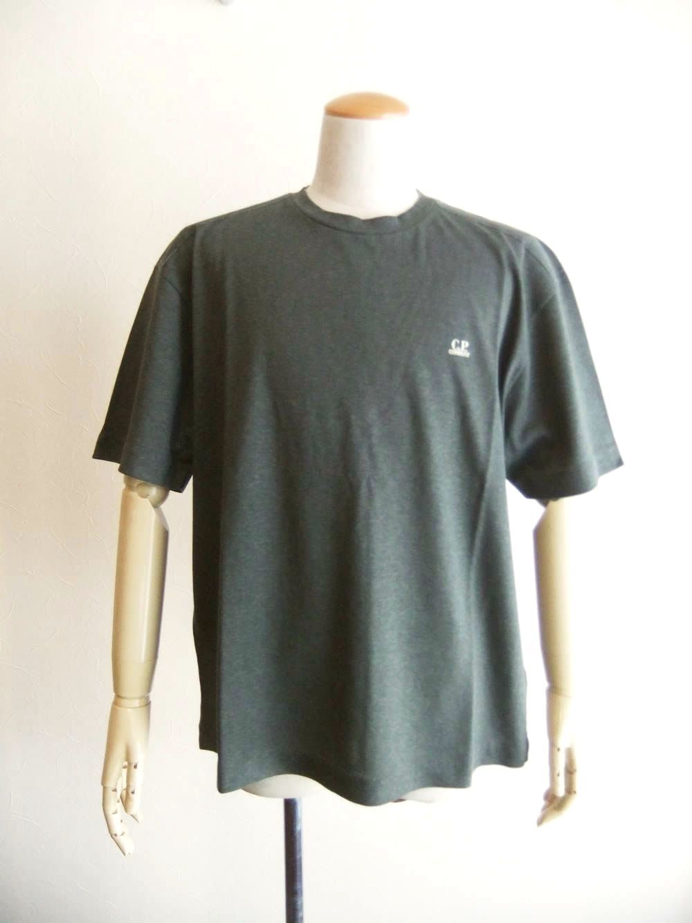 20/1 JERSEY PLATED LOGO T-SHIRT （グレー）  ロゴ半袖Tシャツ