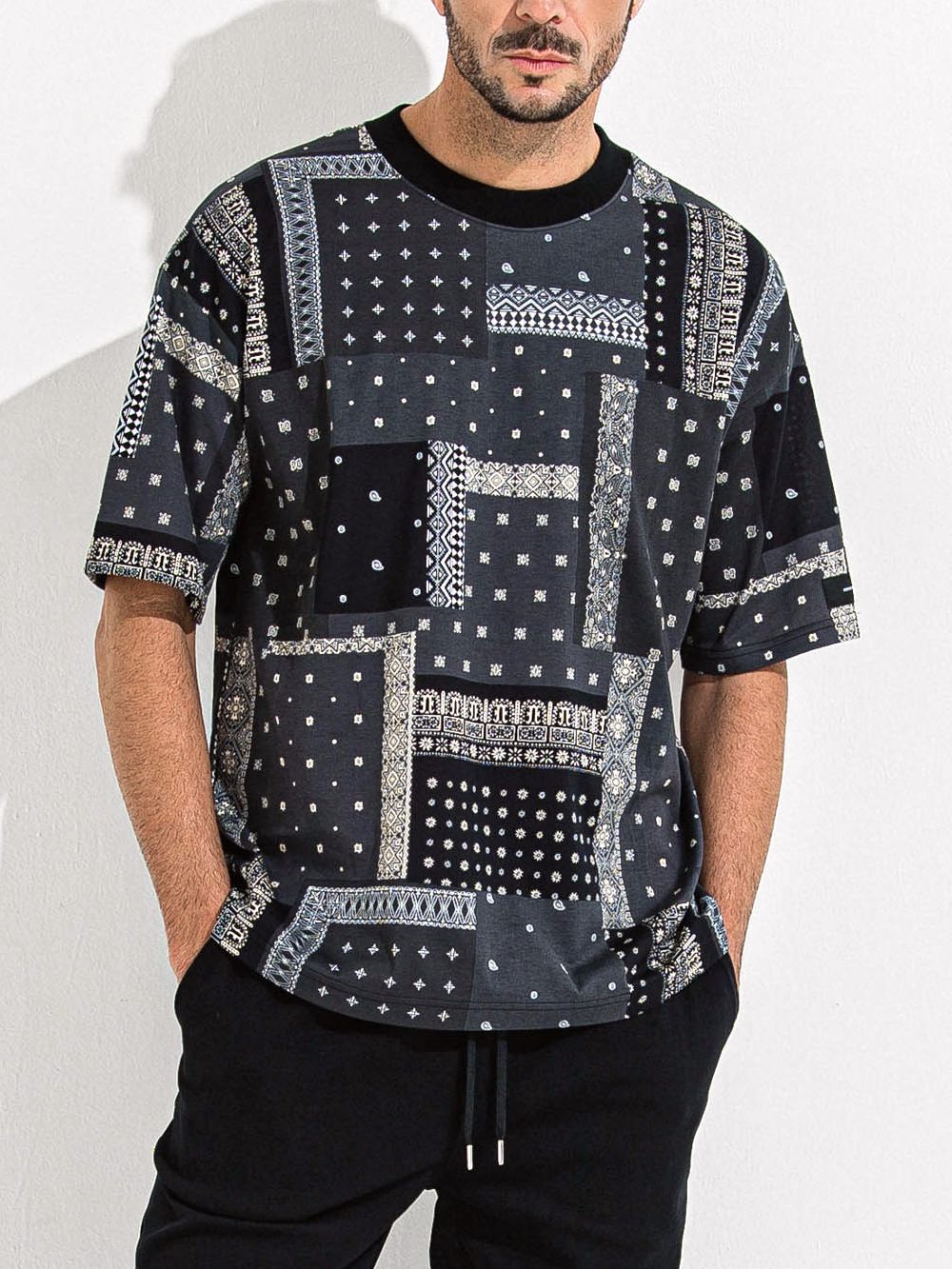 BANDANA OVER  TEE  (ブラック)   バンダナ柄 オーバーサイズ Tシャツ
