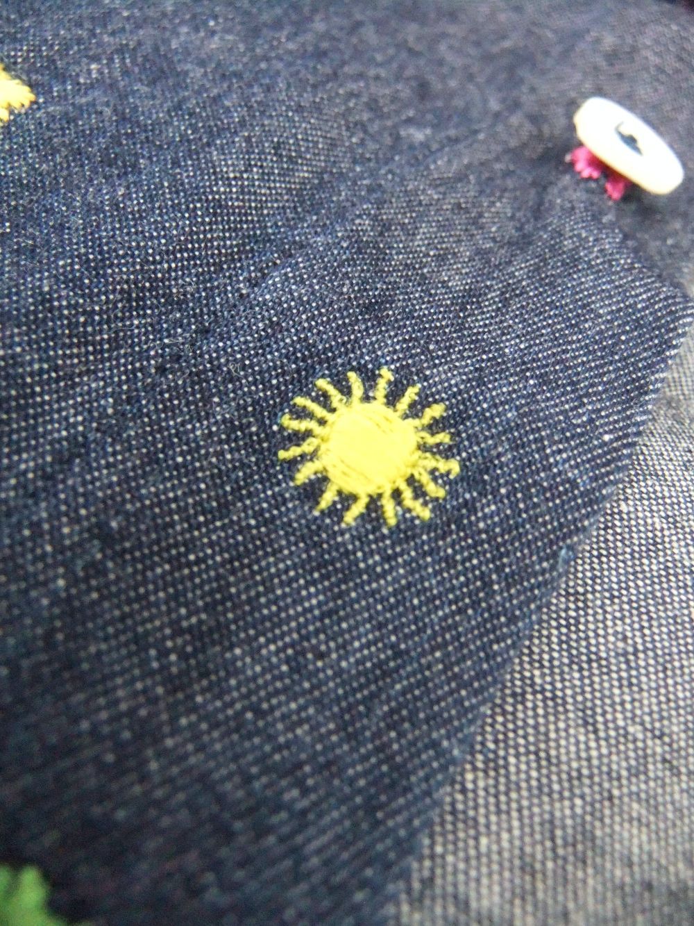 ウォッシャブル INDIGO フラワー刺繡シャツ    385300V84
