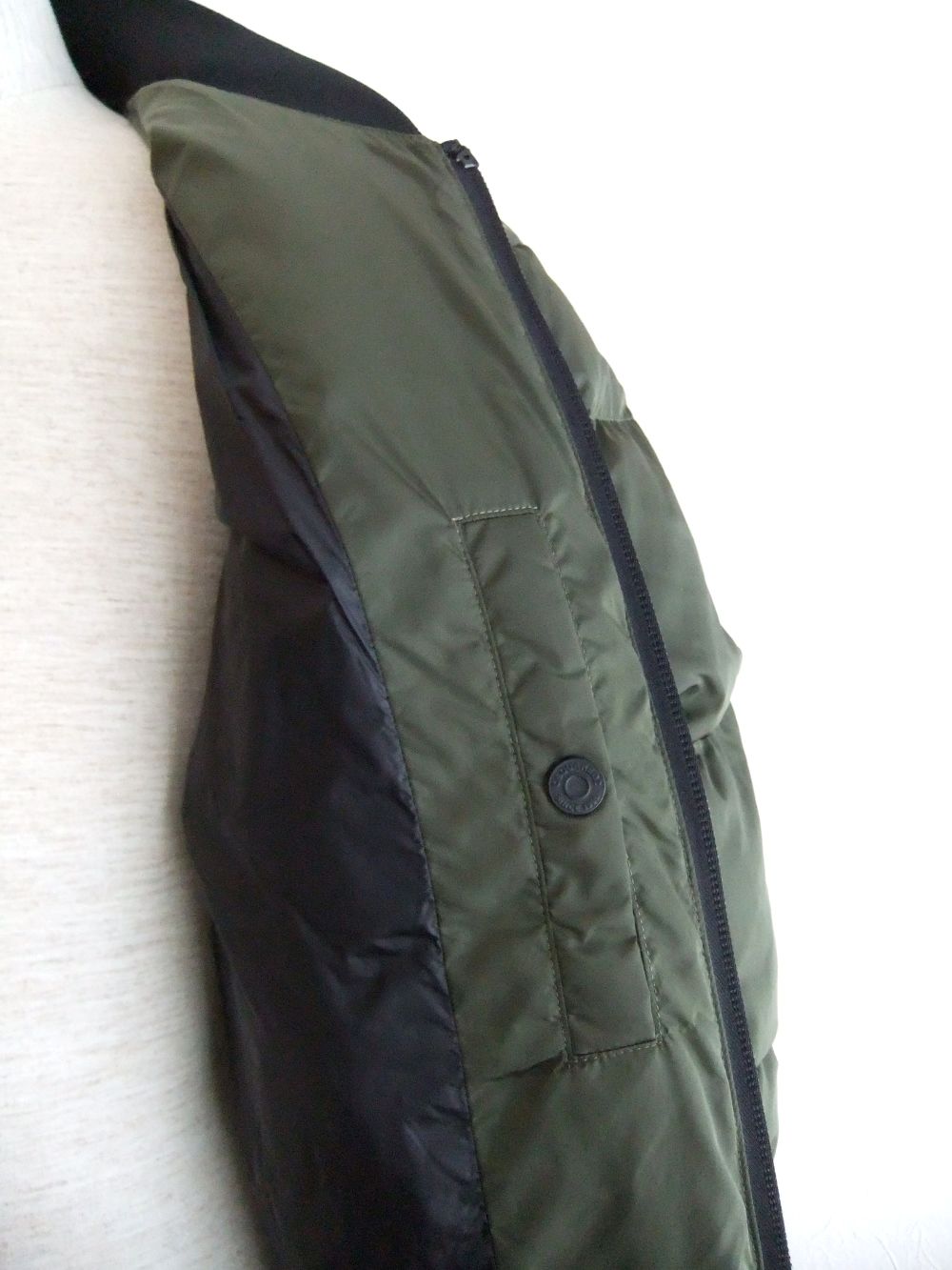 BOMBER JACKET ダウンブルゾン    S74AM1088  (カーキ)