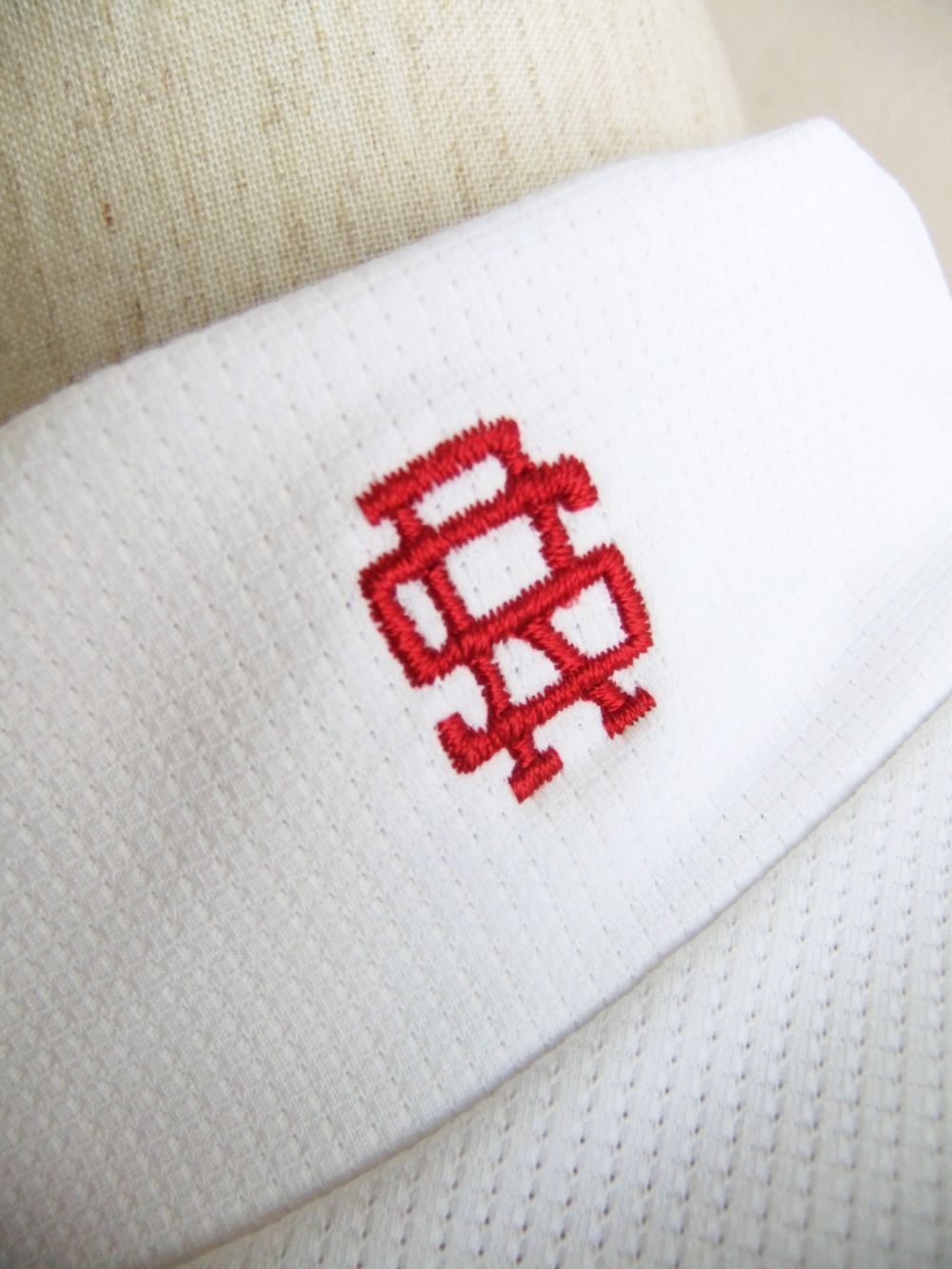 SIMPLE LOGO MOCK L.S  ( ホワイト )  モックネック 長袖ポロシャツ