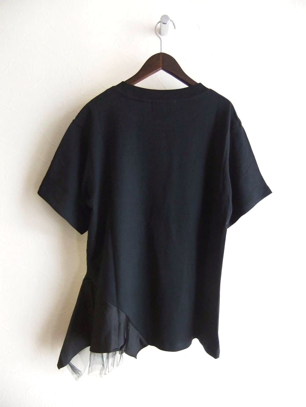 【MICALLE MICALLE Account】 HOMMAGE HIGH HORSE SCARF-HEM T-SHIRT  (ブラック)  スカーフヘム フリル Tシャツ  MAD114TEB