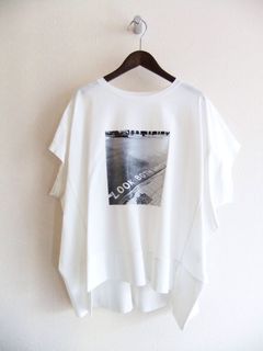 フォトプリント フロントスリット コクーン Tシャツ  (ホワイト)  526978