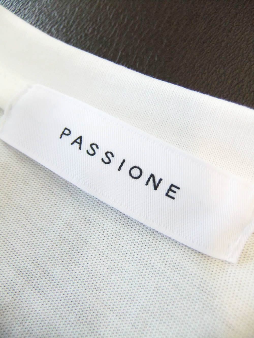 スクエア 箔プリント フロントスリット コクーン Tシャツ  (ホワイト)  626938