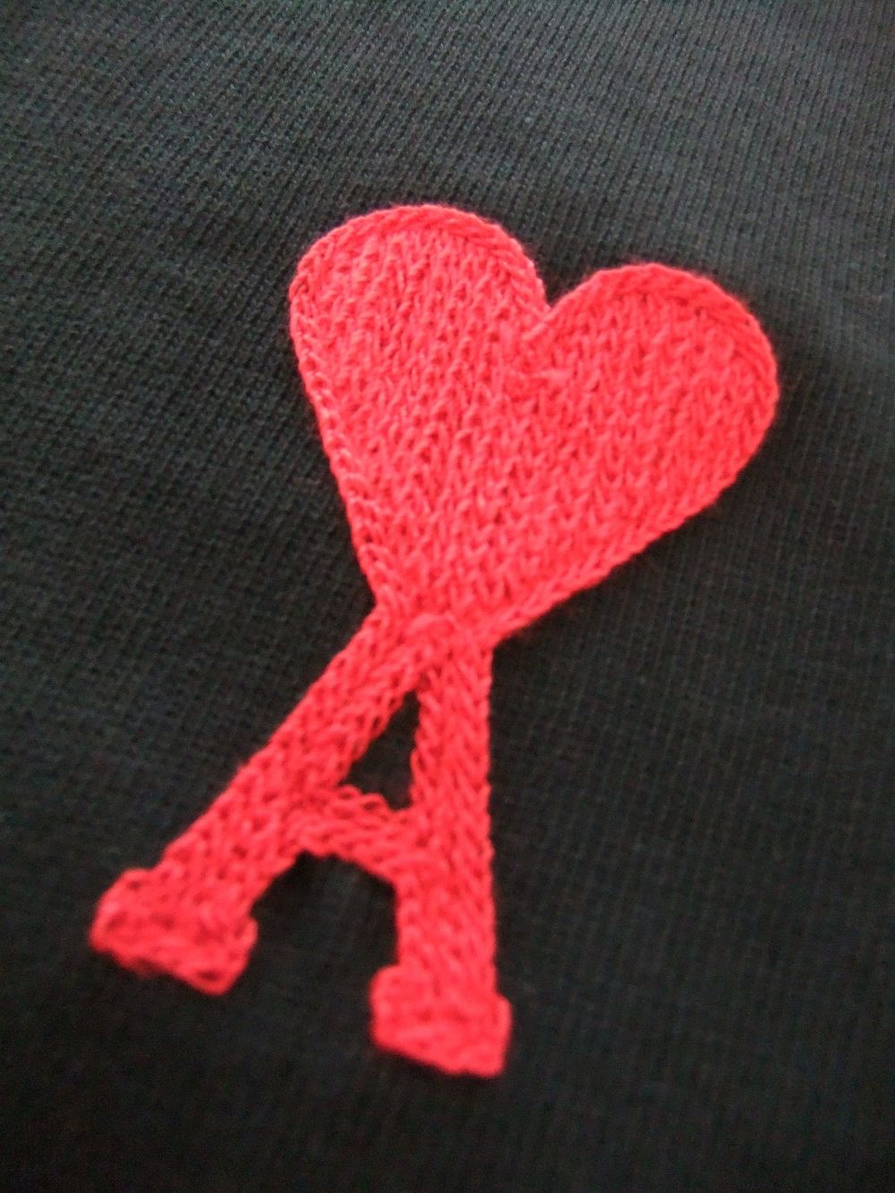 【ユニセックス】AMI DE COEUR Tシャツ (ブラック）  ロゴ半袖 Tシャツ
