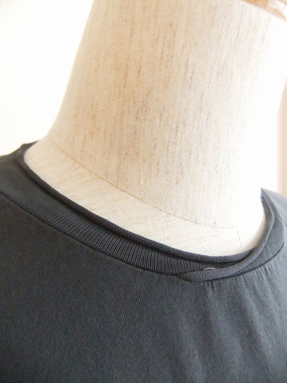 スプレーPRINT クルーネック  Tシャツ   ( グレー )