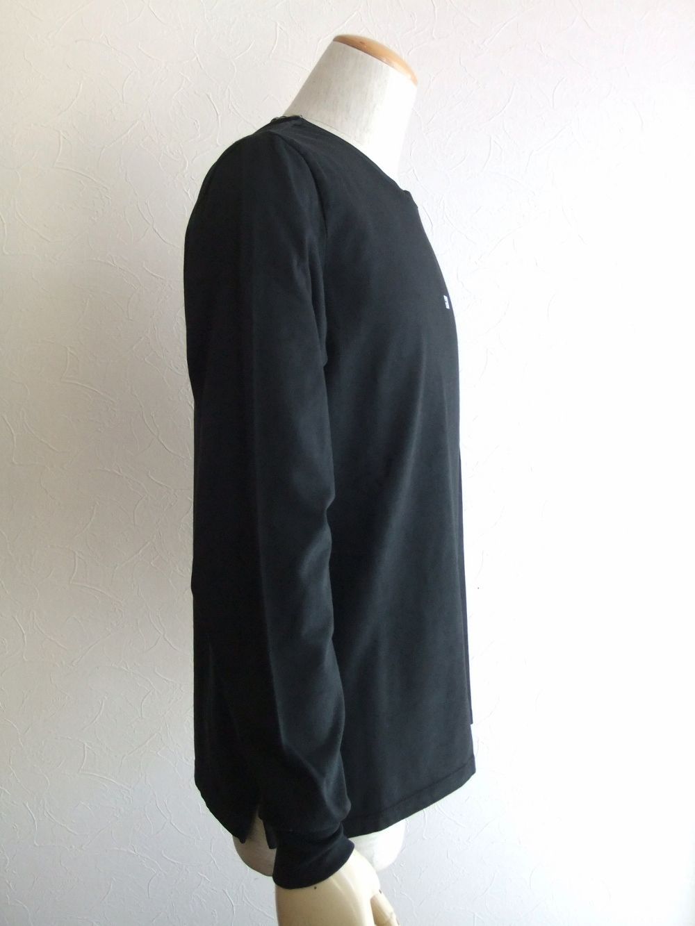 BOREA (ブラック) ロゴ 長袖 Tシャツ