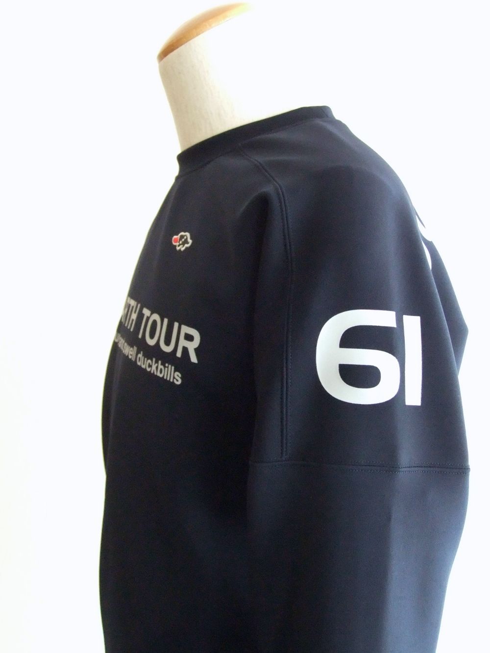 EARTH TOUR SWEAT  ロゴ入りスウェットシャツ (ネイビー)  RSM-22207