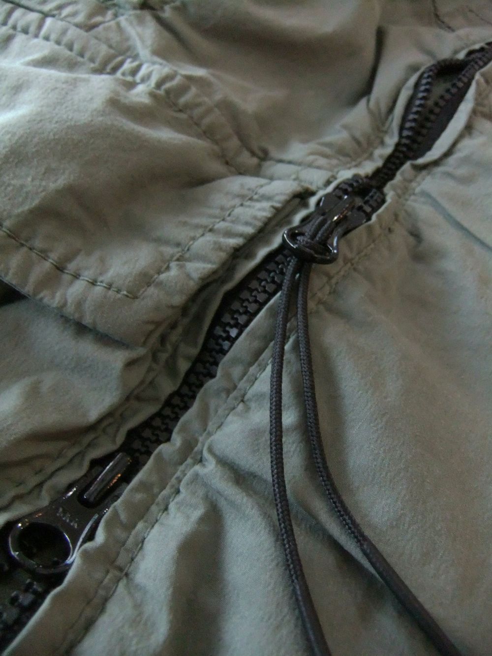50 FILI STRETCH SHORTS   (カーキ)   ナイロン ストレッチ ZIP ハーフパンツ