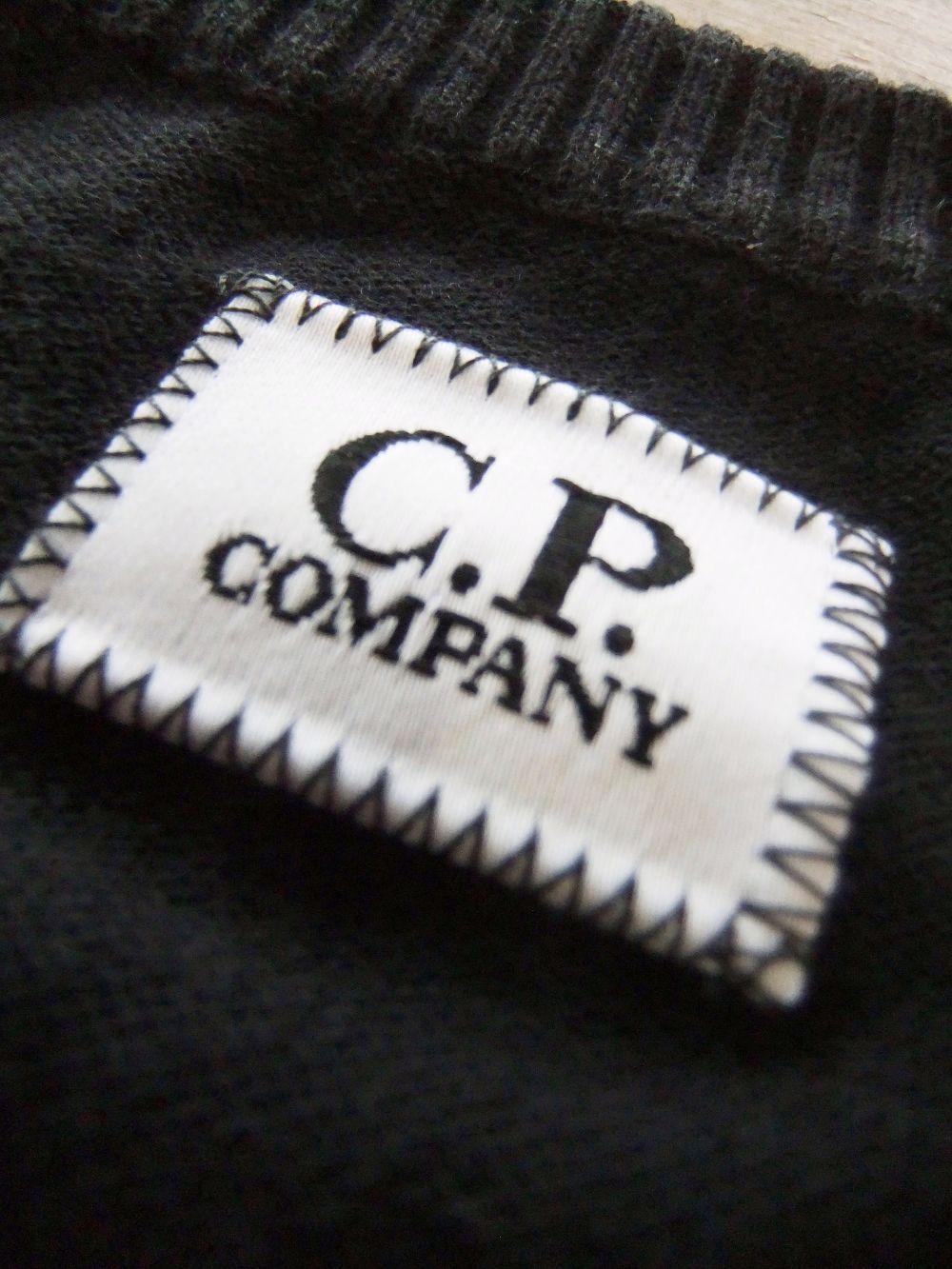 COTTON CREPE CREW NECK KNIT  (ブラック） コットン クルーネック セーター