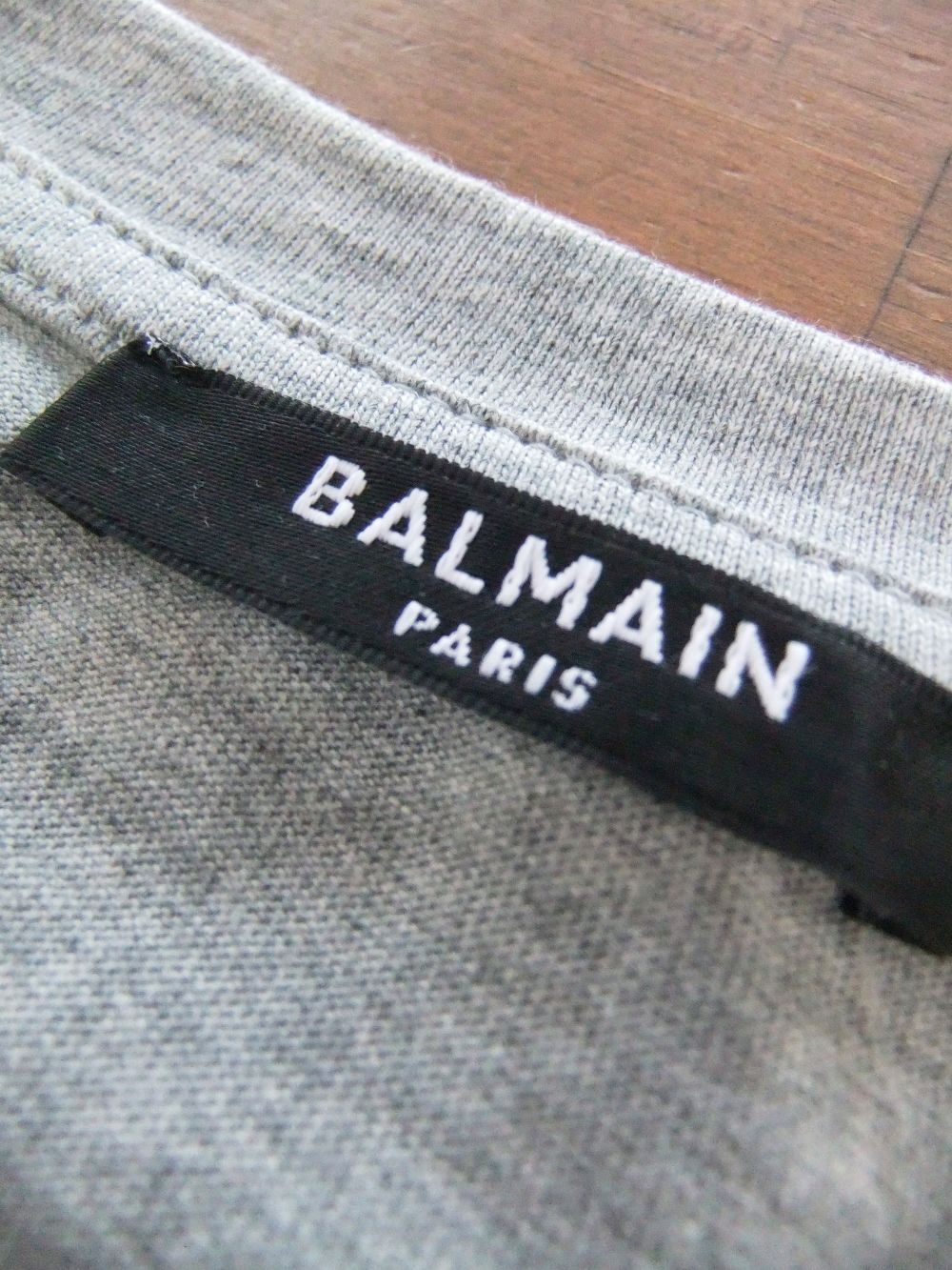 リフレクティブ Balmain ロゴ エコ コットン Tシャツ  EGO10BC22