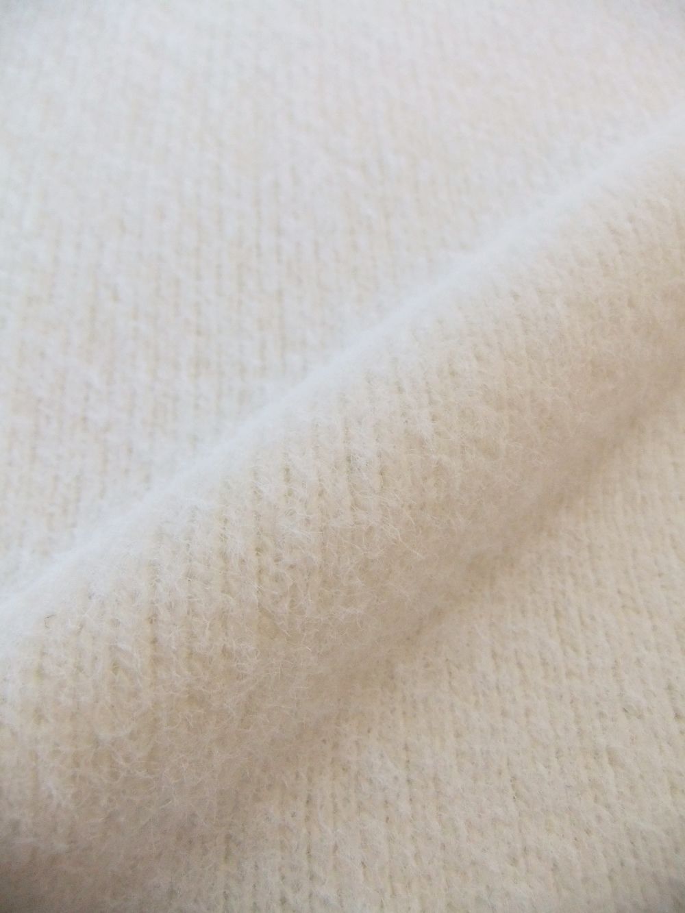 FLEECE KNIT SWEATER   (ホワイト) ウール クルーネック セーター
