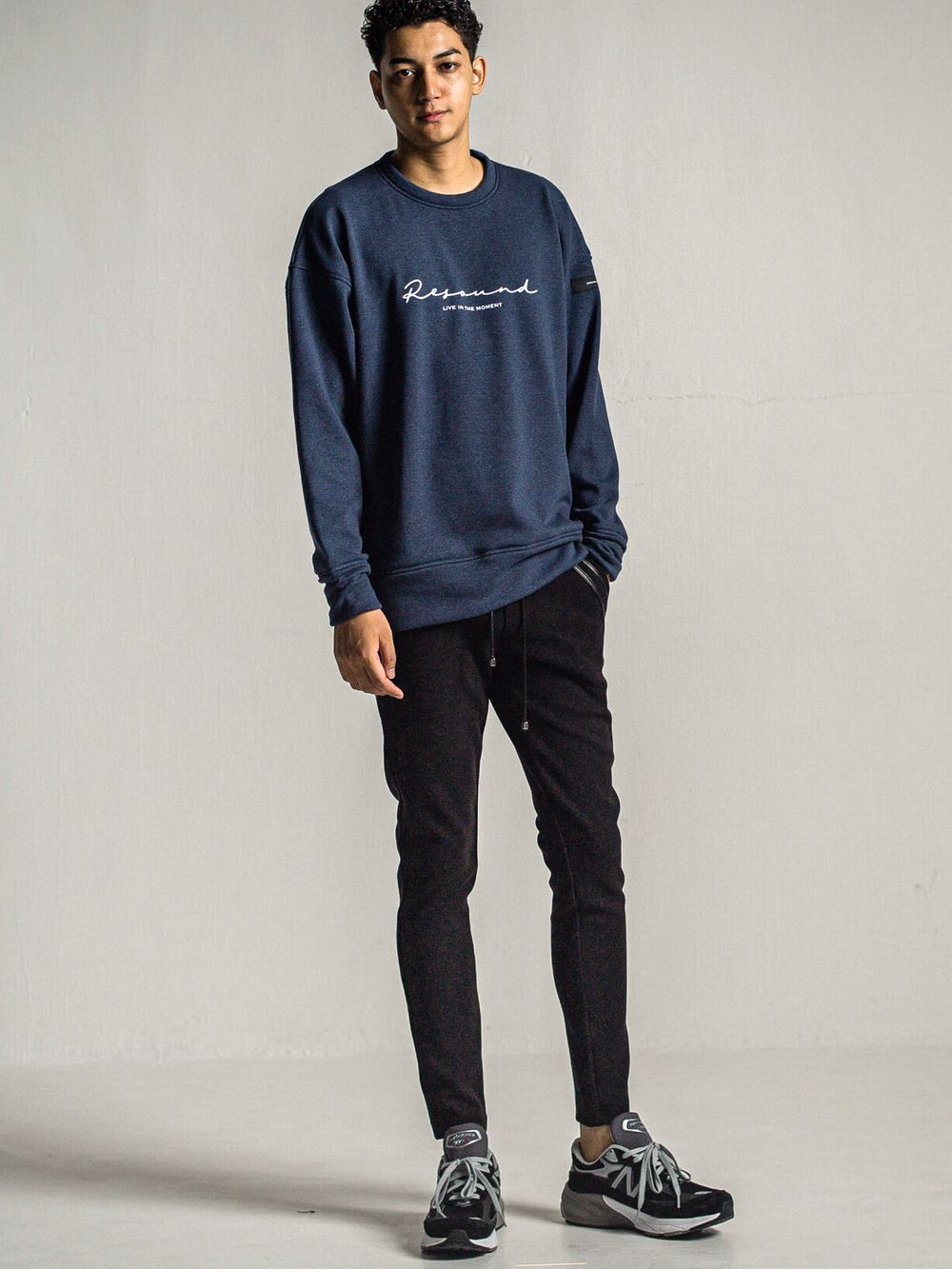HANDWRIITING LOGO VELOURS FLEECE DROP TRAINER (ネイビー) ロゴ ルーズ トレーナー