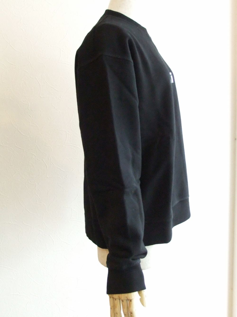 LADIES  "ICON" ミニロゴプリント スウェットシャツ  (ブラック)  S80GU0011