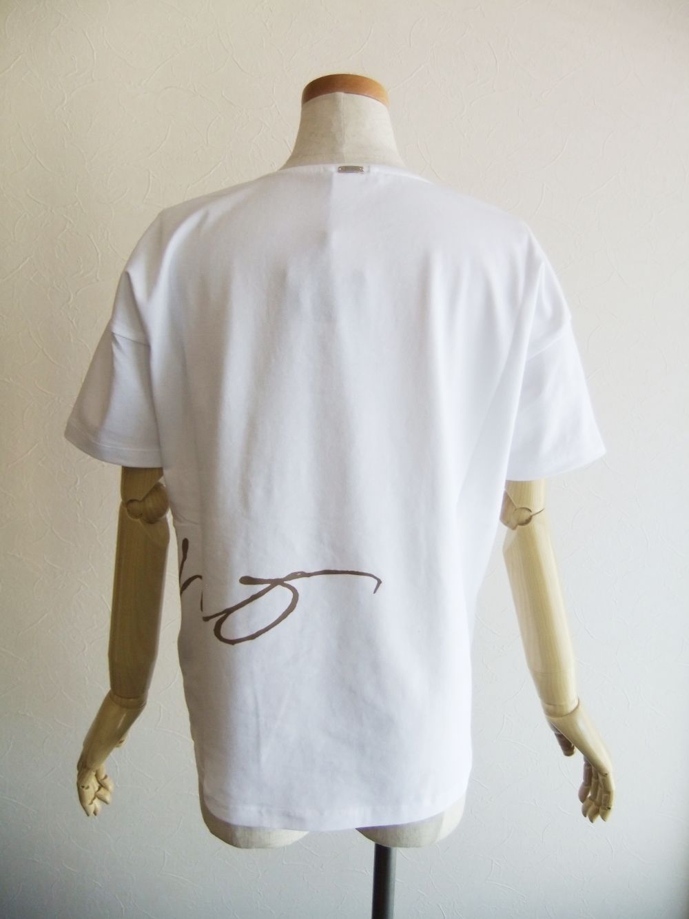 【LADIES】 手描き風 ロゴ プリント Tシャツ   JG000178D / 52009