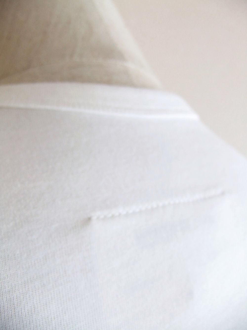 《MM➅》 Maison Margiela 6 LOGO PRINT T-SHIRT   (ホワイト)  ナンバリングTシャツ