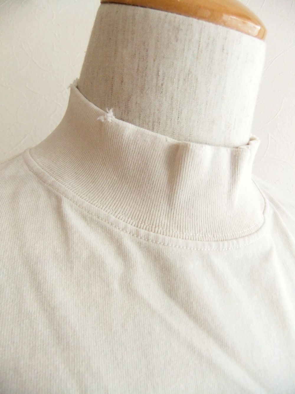 MAISON MARGIELA    (クリーム)  ハイネック コットン Tシャツ