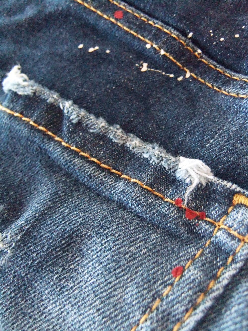 MEDIUM RED SPOTS WASH FLARE BOOTCUT JEANS フレアージーンズ   S74LB1384