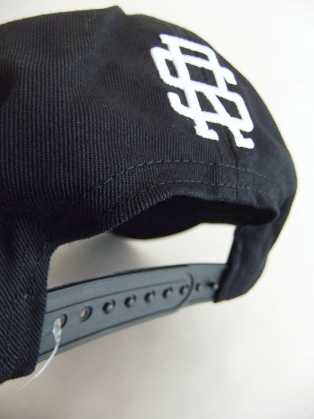SIMPLE B.B. CAP  ( ブラック )  ロゴ入りキャップ