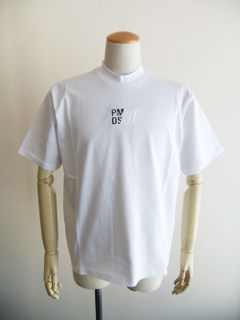MIYO (ホワイト）  ロゴプリント モックネック半袖 Tシャツ