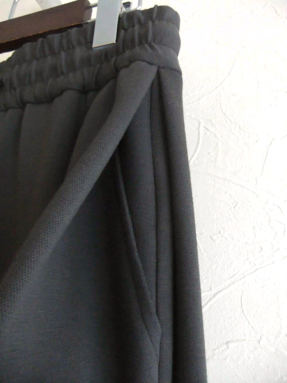 サイドタック入り ワイド スラックス   536629